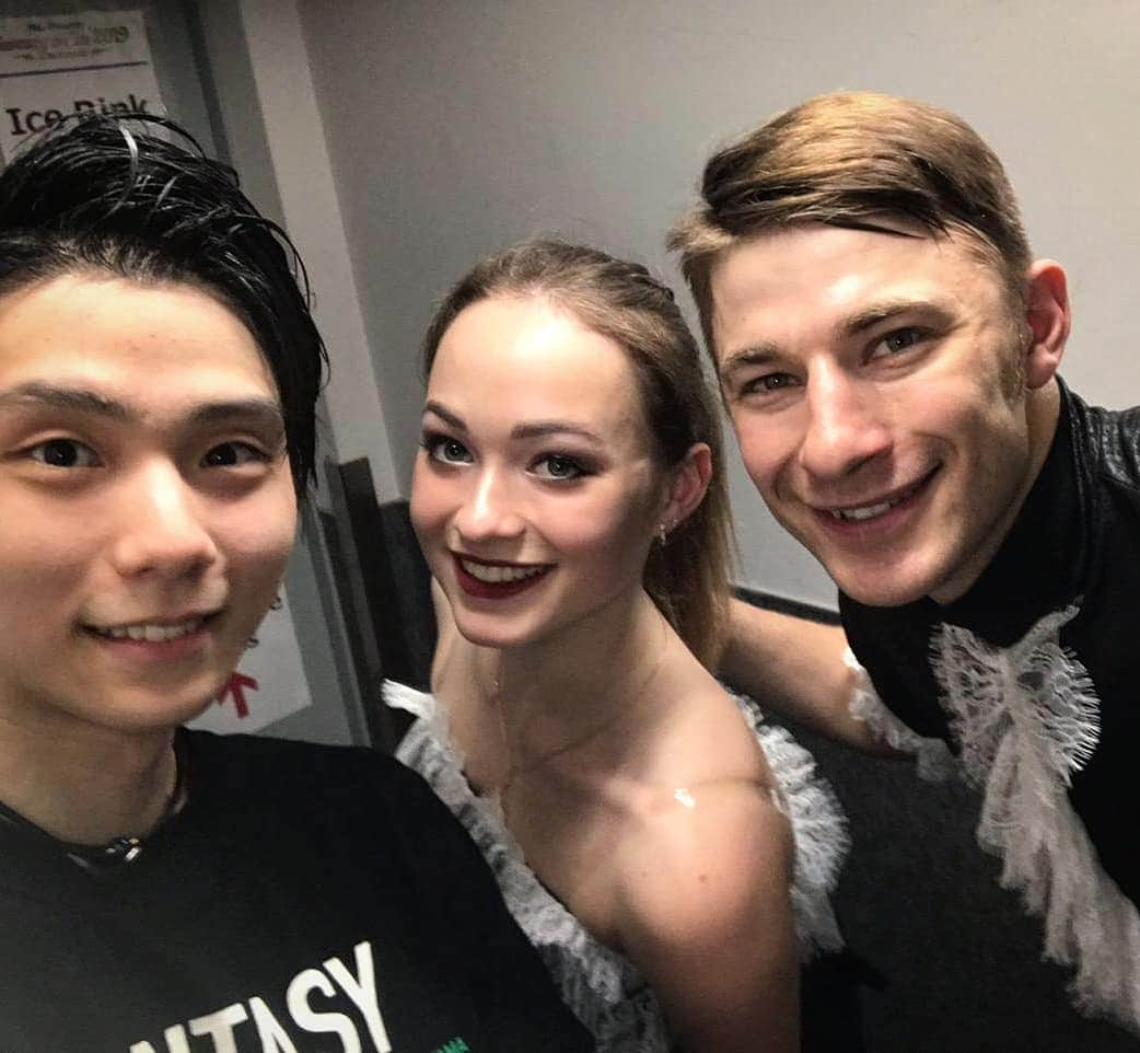 アレクセイ・ロゴノフさんのインスタグラム写真 - (アレクセイ・ロゴノフInstagram)「"Fantasy on ice" tour is DONE!)) Just selfie with @yuzuuzu #UstimkinaRogonov  Завершили тур в Японии!)) Просто селфи с Юзуру!) #fantasyonice 氷上のファンタジー "ツアーは終了しました！） ただ自分撮り@yuzu.hanyu #arigato . .  #yuzuruhanyu #hanyu #hanyuyuzuru #устимкинарогонов #юзуруханю #figureskating #dancingonice #artonice #magiconice #Holidayonice #yurionice #ensembleonice #iceshow #japan #inSkate」6月17日 1時11分 - rogonov_alex