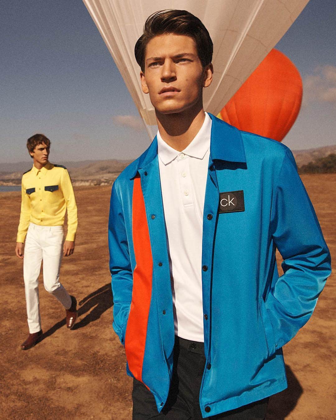 Calvin Kleinさんのインスタグラム写真 - (Calvin KleinInstagram)「Bright mode: 🔆 Featuring bold, #Summer-inspired styles from #CALVINKLEIN for the #casualdad — including our regular fit striped Coach jacket over the New Essentials regular fit liquid cotton solid polo shirt. Perfect for a (belated) #FathersDay gift. ⠀⠀⠀⠀⠀⠀⠀⠀ Tap to shop 👆」6月17日 1時12分 - calvinklein