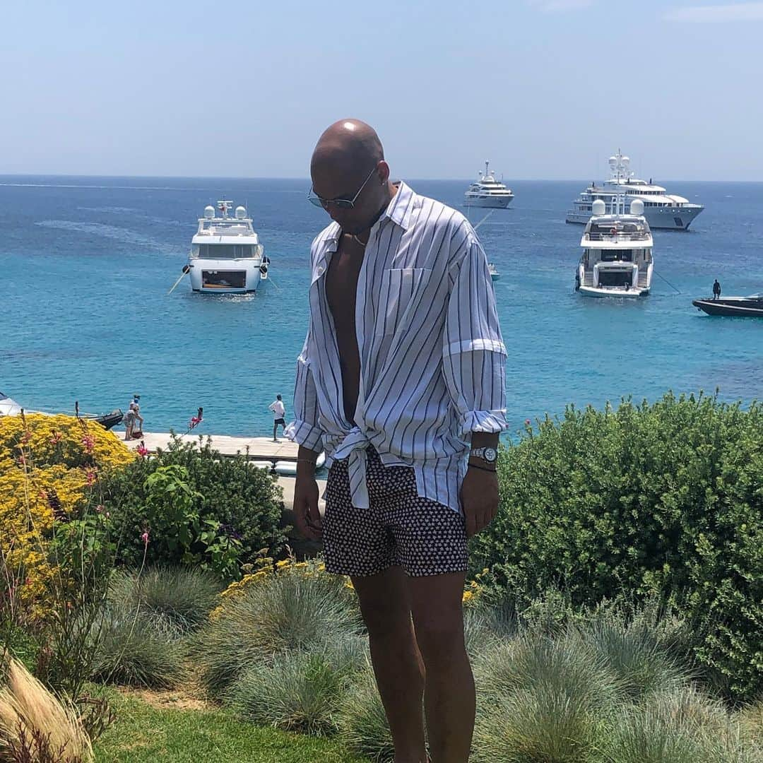 ヨアン・ベナルアンさんのインスタグラム写真 - (ヨアン・ベナルアンInstagram)「Relax #yb29pablopicasso #benalouaneborsa #nottingham #amazing #mykonos #mykonosgreece #buddahbarmykonos #holidays #summer #sunny #greece #cavotagoo #santamarinamykonos」6月17日 1時20分 - benalouaneyohan