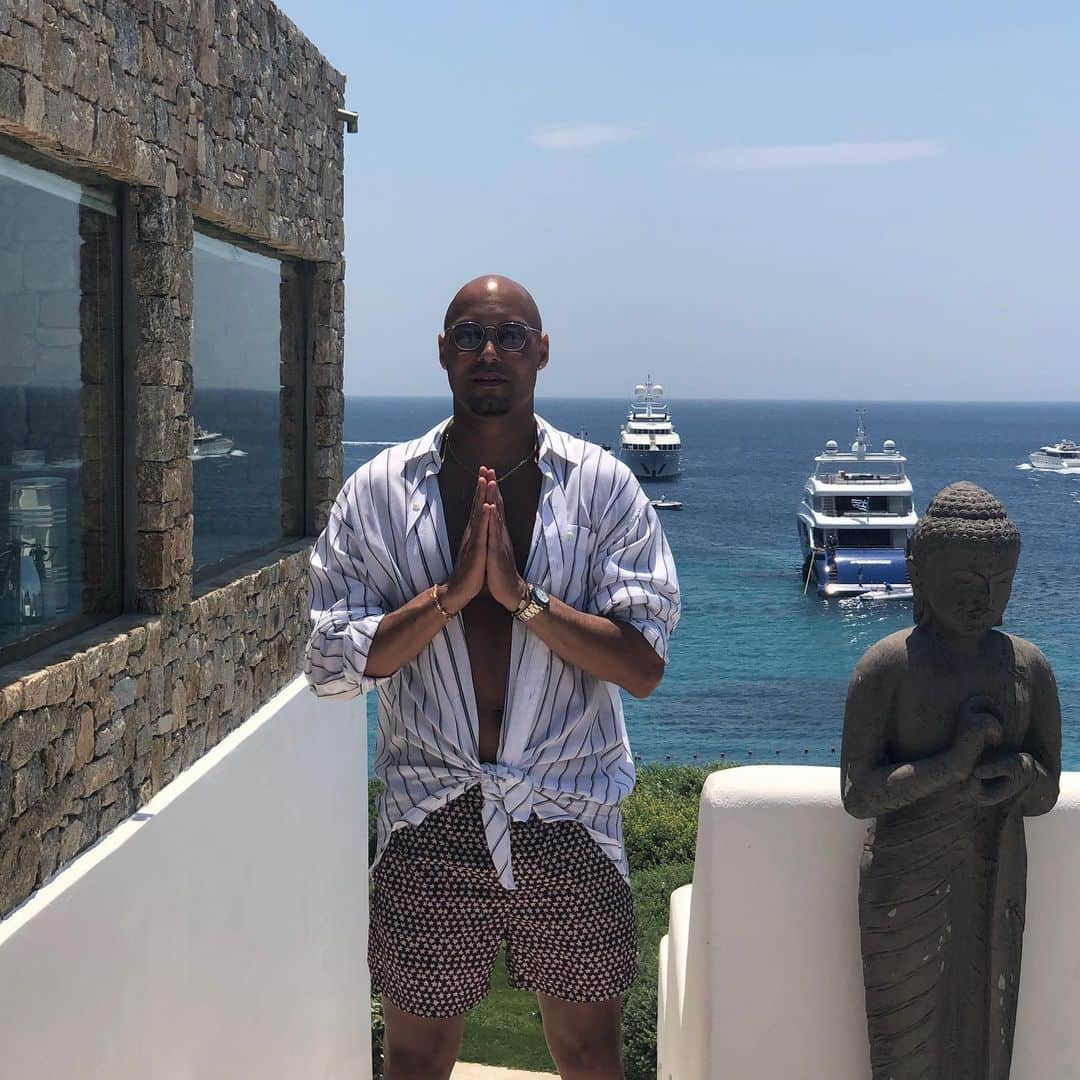 ヨアン・ベナルアンさんのインスタグラム写真 - (ヨアン・ベナルアンInstagram)「Relax #yb29pablopicasso #benalouaneborsa #nottingham #amazing #mykonos #mykonosgreece #buddahbarmykonos #holidays #summer #sunny #greece #cavotagoo #santamarinamykonos」6月17日 1時20分 - benalouaneyohan