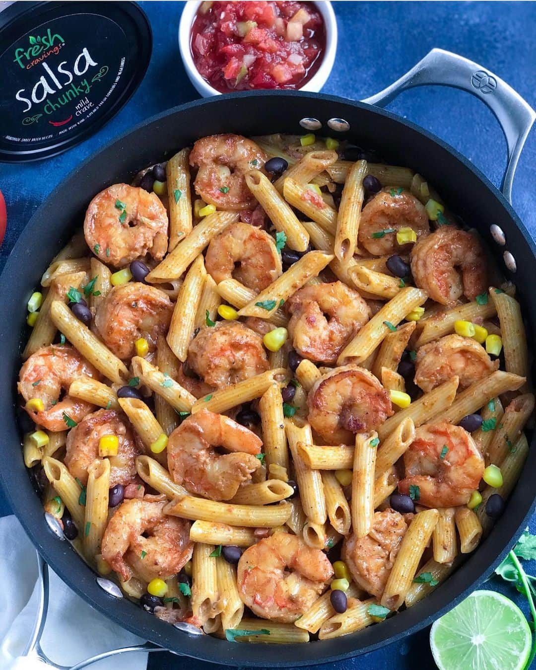Easy Recipesさんのインスタグラム写真 - (Easy RecipesInstagram)「Step up your Creamy Southwest Shrimp Pasta game by adding fresh salsa to it! I used Chunky @FreshCravingsSalsa  because it’s made fresh from hand-picked vine-ripened tomatoes and fresh vegetables that give the perfect flavors of what the dish needs. It also saves me the time of cutting up all the veggies that are already in the salsa itself. Fresh Cravings Salsa is made of small batches and packed with nutrients because it is never cooked or pasteurized. You can find it chilled in the produce section by the dressings and guacamole salad at your local Walmart. You can find more of their delicious recipes by following their page @FreshCravingsSalsa #sponsored #FreshCravingsSalsa #ThinkOutsideTheJar  Full recipe link in my bio: https://www.cookinwithmima.com/creamy-southwest-shrimp-pasta/」6月17日 1時29分 - cookinwithmima
