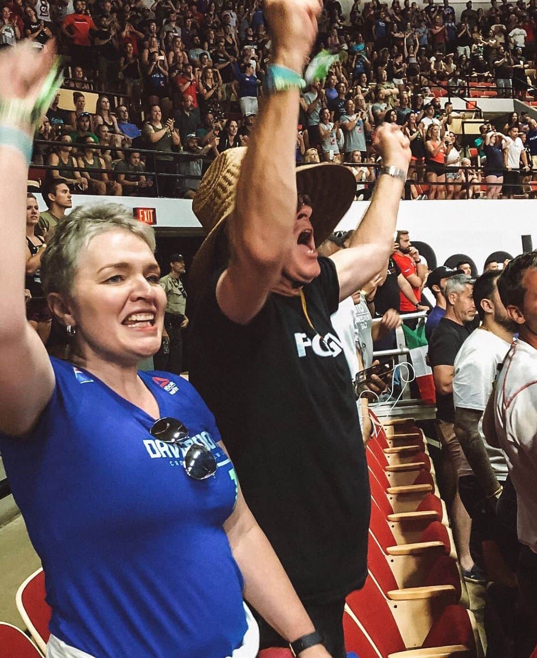 Katrin Tanja Davidsdottirさんのインスタグラム写真 - (Katrin Tanja DavidsdottirInstagram)「Hahahaha ok this may actually be the greatest photo that exists of my mom & dad. - Like, how AMAZING?! Cheering their heads off for me in the stands (zero lack of enthusiasm from my dad) & wearing those big ridiculous hats (😂) so I can always find them from the comp floor! (my mom is holding her pink one. ☝🏼👀🎀) - I love them so freakin much 😭🥰😭🥰 Parents are the BEST!」6月17日 1時53分 - katrintanja
