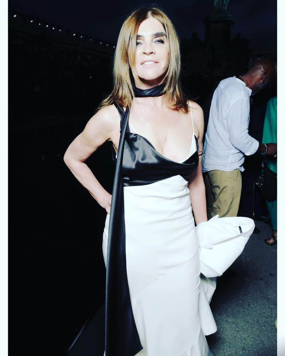 カリーヌ・ロワトフェルドのインスタグラム：「CR runway first show was an hommage to the nineties ! My dress too:John Galliano 1994..... still suit me🥰 @zefashioninsider @crunway @luisaviaroma @johngallianoofficial」