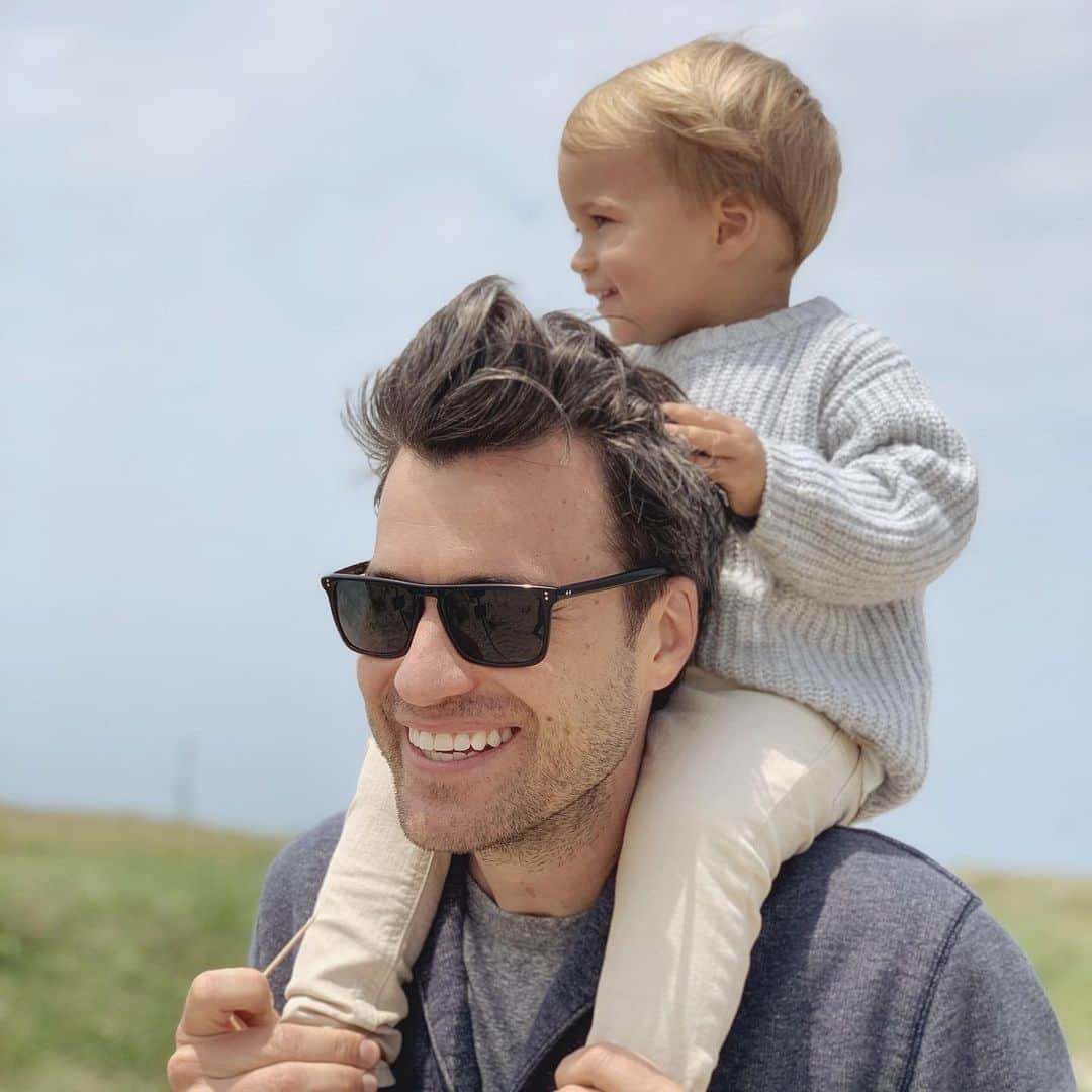 のインスタグラム：「Happy Father’s Day! We 💛you!」