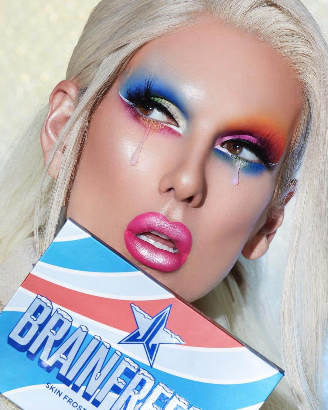 Jeffree Star Cosmeticsさんのインスタグラム写真 - (Jeffree Star CosmeticsInstagram)「💎 BRAIN FREEZE 💎  Our brand new #SkinFrost Pro Palette has 6 icy blinding shades to glow all summer long 💙 Launching THIS Friday w. the entire #Jawbreaker Collection 💖  Photo by: @brandonlundby  Makeup by: @lipsticknick  Hair by: @jesushair  Lips: ‘Yes Ma’am’ Liquid Lipstick w. Cold Shoulder highlight on top Eyes: Jawbreaker palette, #Weirdo liquid lip for black liner, @lillylashes cut up & customized by Nicole 🍬」6月17日 2時03分 - jeffreestarcosmetics