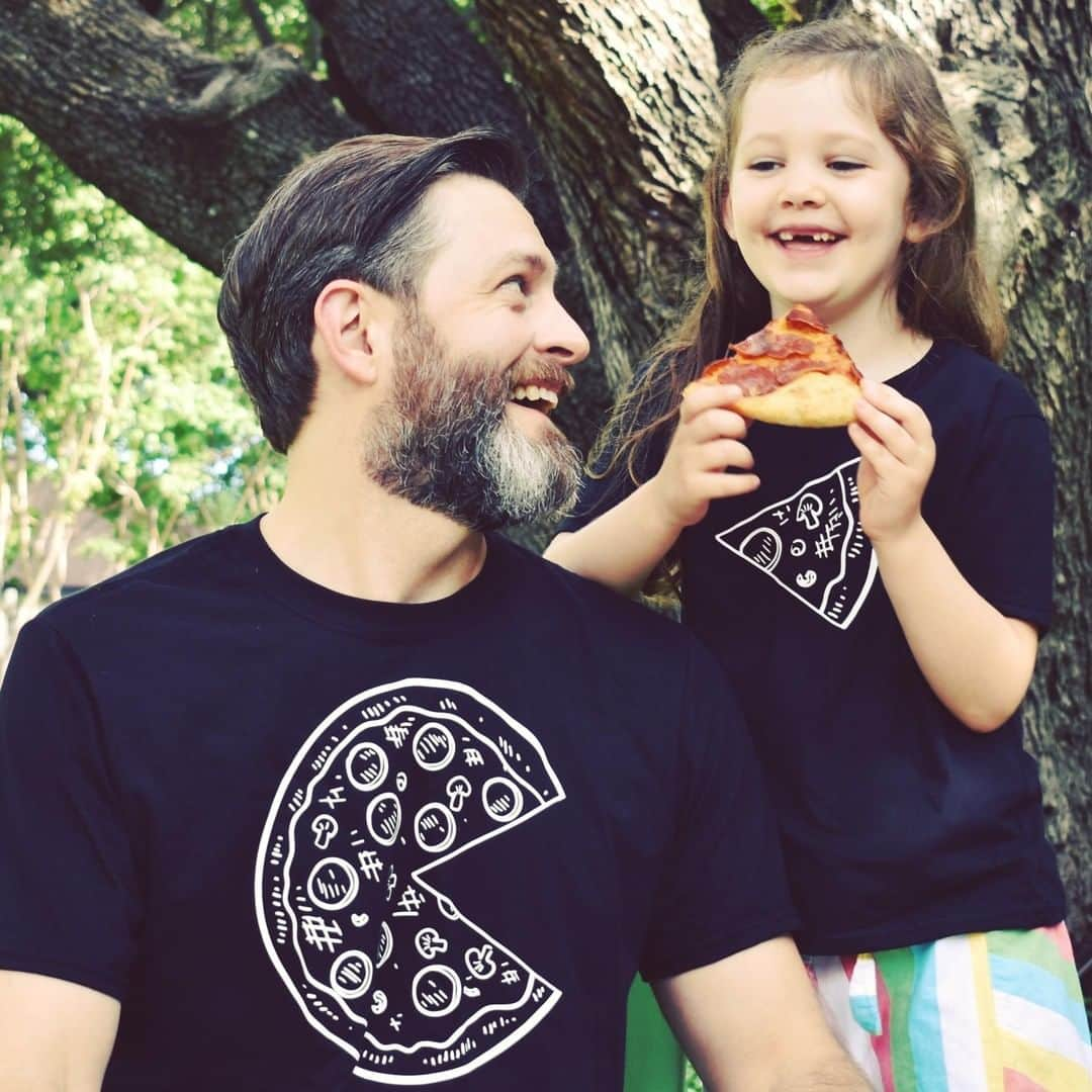 Pizza Hutさんのインスタグラム写真 - (Pizza HutInstagram)「You’re a slice off the ol’ pizza. #HappyFathersDay」6月17日 2時00分 - pizzahut