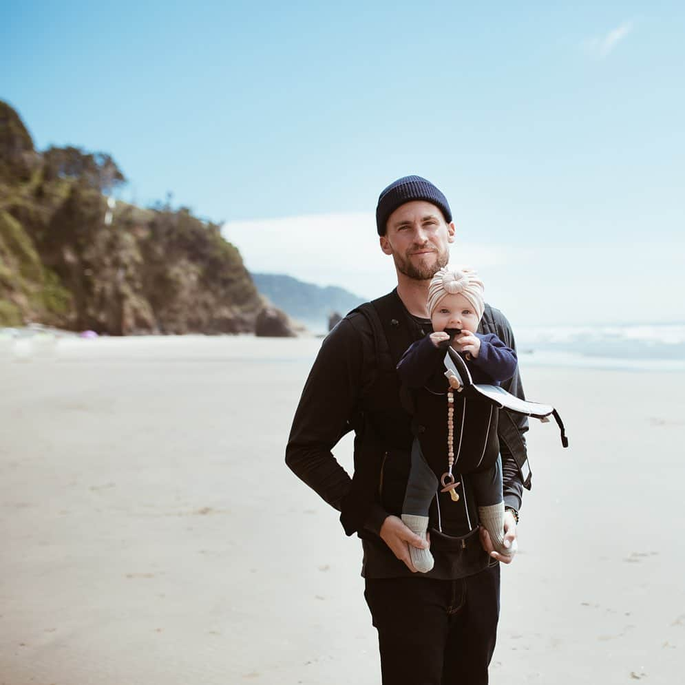 Cara Van Brocklinさんのインスタグラム写真 - (Cara Van BrocklinInstagram)「Happy Father’s day to this man right here!! He truly is one of a kind and the best dad in the entire world to my babies!! Hanes and Arrow will always love him more than me and I’m just fine with that 😂...and watching you with your baby girl pulls at my heart strings every single day. She is so lucky to have you as the man in her life! We love you @brodyvan23 and hope you have the best Father’s Day!」6月17日 2時00分 - caraloren