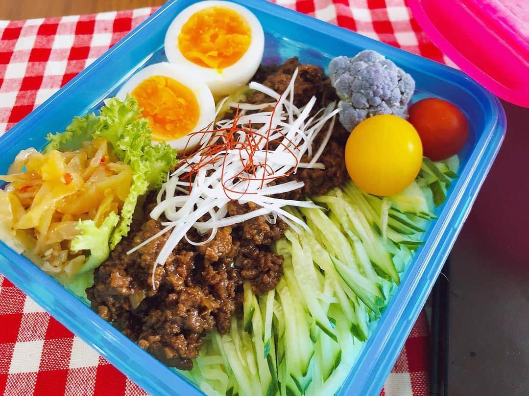 渡辺美奈代さんのインスタグラム写真 - (渡辺美奈代Instagram)「次男くんのお弁当  #高校生べんとう  #高校生男子  #お弁当  #minayo ごはん #矢島名月 #ジャージャー麺 #リクエストのお弁当」6月17日 11時42分 - watanabe_minayo