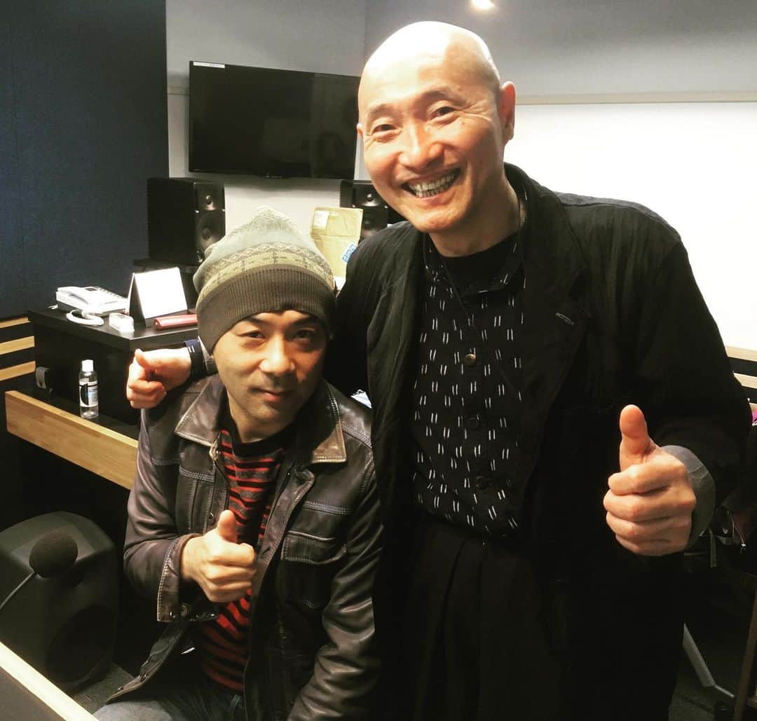 鈴木央紹のインスタグラム：「今晩、ラジオ出演します！ イントロ店主の茂串さんとアルバムのこと、音楽のこと、楽しいお話ししています。 22時放送、ぜひお聞きください！  ミュージックバード 「イントロに気をつけろ！」 6月17日(月)22：00よりオンエア https://musicbird.jp/programs/intoro/  #ラジオ出演 #イントロに気をつけろ #musicbird #鈴木央紹 #favourites #ジャズ」