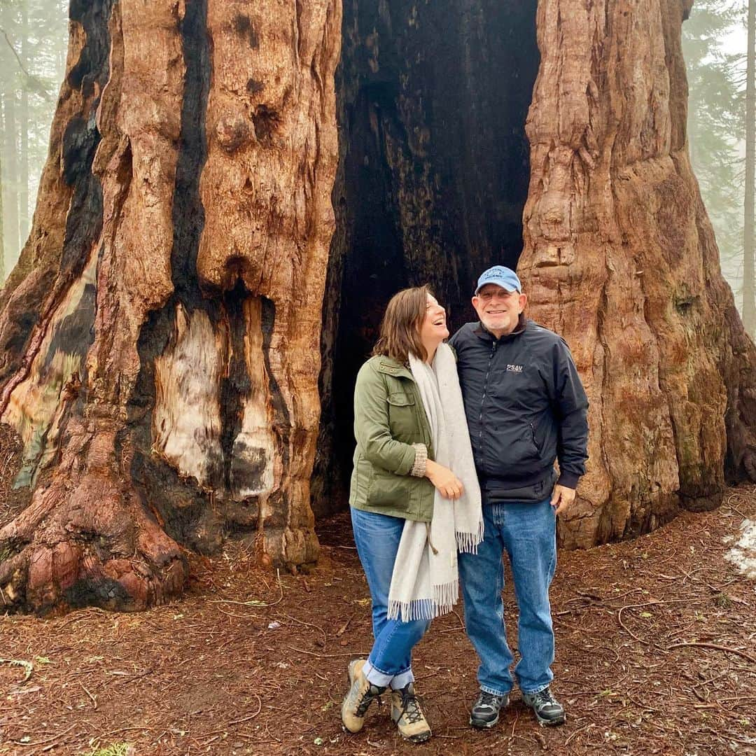 レイチェル・グッドウィンさんのインスタグラム写真 - (レイチェル・グッドウィンInstagram)「Just a couple of tree huggers! Happy Father’s Day @davidgoodwin3024 Thank you for giving me a life filled with music, always talking to me like a person and not a child, and especially for showing me what unconditional love feels like. Love you daddy!!」6月17日 12時06分 - rachelgoodwinmakeup