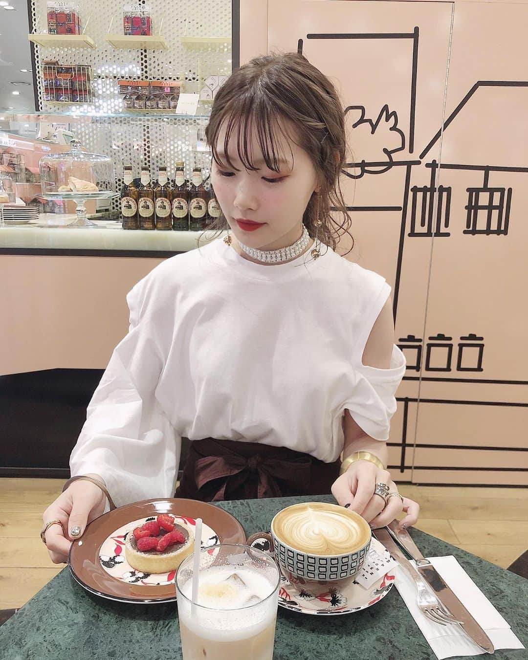 きたかぜあすかさんのインスタグラム写真 - (きたかぜあすかInstagram)「ㅤㅤㅤㅤㅤㅤㅤㅤㅤㅤㅤㅤㅤ ㅤㅤㅤㅤㅤㅤㅤㅤㅤㅤㅤㅤㅤ marni cafe ❤️ ㅤㅤㅤㅤㅤㅤㅤㅤㅤㅤㅤㅤㅤ #marni #asucode」6月17日 12時16分 - asukaa02