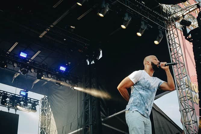 コモンさんのインスタグラム写真 - (コモンInstagram)「Great time performing at Smoking Grooves in Long Beach getting to do my new song HER Love with the great @DanielCaesar. 📸 by @SadeCJoseph.」6月17日 12時16分 - common