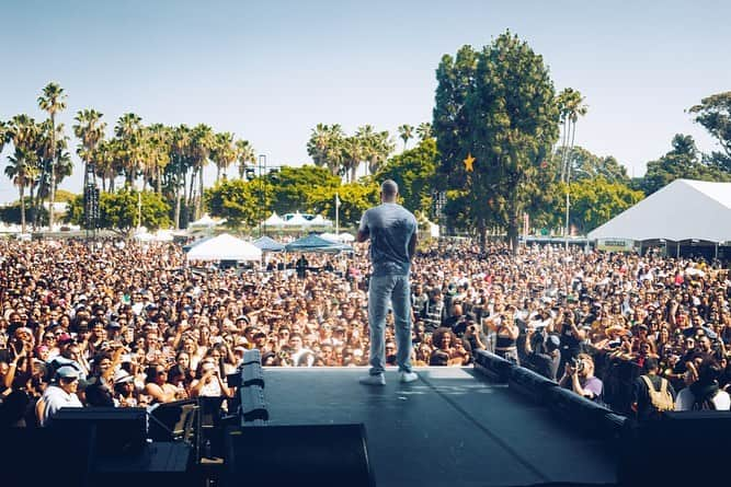 コモンさんのインスタグラム写真 - (コモンInstagram)「Great time performing at Smoking Grooves in Long Beach getting to do my new song HER Love with the great @DanielCaesar. 📸 by @SadeCJoseph.」6月17日 12時16分 - common