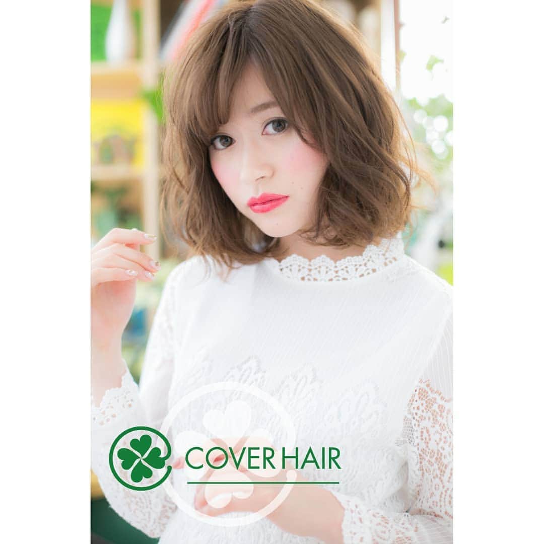 浦和の美容室、美容院｜COVER HAIRカバーヘアーさんのインスタグラム写真 - (浦和の美容室、美容院｜COVER HAIRカバーヘアーInstagram)「『斜めバングｘくせ毛風カールのエレガンス大人ボブ』 ・ カバーヘアー COVER HAIR bliss 川口東口SOGO店 ・ 川口駅東口徒歩30秒 埼玉県川口市栄町3-5-1 川口駅東口SOGO 3F TEL:048-229-2901 ・ http://www.cover-s.jp/kawaguchi/ ・ Styling coverhair group COVER HAIR bliss 川口東口SOGO店 成田 圭美 @t_a_m_astyle ・ Produce by Tanimoto kazunori @lupin_1969 @kazu_tanimoto ・ 大宮・浦和を中心に #美容室 #美容院 を10店舗展開するカバーヘアー ・ 川口の美容院・美容室なら #川口美容室bliss川口東口SOGO店 #川口美容院bliss川口東口SOGO店 ・ 私たちは #ヘアスタイル を通してお客様の毎日の幸せを【COVER】する存在でありたい。 ・ あなたの好みに合わせてスタイルを選べる #ヘアカタ ・ #ミディアム から #ロング までOK！ #ゆるふわパーマ がかわいい♪ ・ やっぱり #ボブ がかわいい♪ #ボブヘアスタイル ☺ ・ 外国人風♪ランダム #ふんわりカール で大人可愛い #ショートヘア ☺ ・ #カット はお客様のライフスタイルに合わせた再現性の高いデザインを大切にしています☺✂ ・ #ゆるふわ感 #リッジ感 #ボリューム感 など、様々な質感の #パーマ が選べます☺ ・ 乾かすだけで“簡単にキマル”“パサつき知らず”“驚きの艶”を叶える #デジタルパーマ ☺ ・ #縮毛矯正 でトリートメントみたいな #ストレート を実現☺ ・ #アプリエカラー でダブルカラーをしなくても外国人のような透明感のある髪の毛が手に入ります☺ #アプリエ ・ #アディクシーカラー はこのカラーでしか出せない色味をたっぷり存分に味わうことができます☺ #アディクシー ・ #美容室求人 #美容院求人 一緒に働ける仲間を募集しています☺ ・ #美容師募集 社保完備で高待遇。人気サロンなので新規のお客様も多数来店☺ ・ #スタイリスト募集 「このサロンのスタッフでよかった！」周りに自慢したくなる環境です☺ ・ #アシスタント募集 成長する自分を楽しみながら、がんばれる。自分のサロンが大好きになる☺ ・ クーポンはこちら⇒http://www.cover-s.jp/kawaguchi/campaign/」6月17日 12時19分 - coverhair