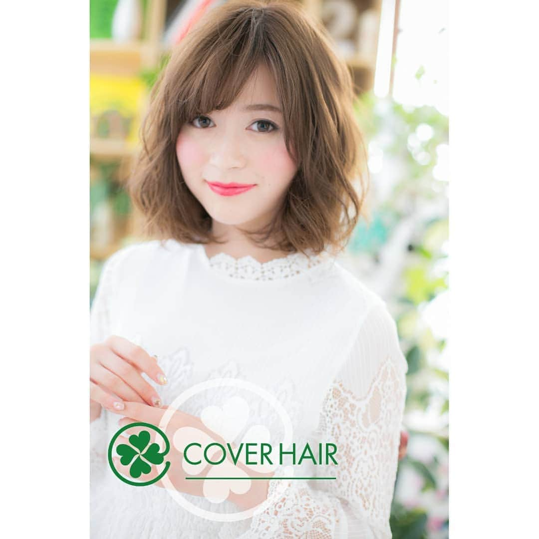 浦和の美容室、美容院｜COVER HAIRカバーヘアーさんのインスタグラム写真 - (浦和の美容室、美容院｜COVER HAIRカバーヘアーInstagram)「『斜めバングｘくせ毛風カールのエレガンス大人ボブ』 ・ カバーヘアー COVER HAIR bliss 川口東口SOGO店 ・ 川口駅東口徒歩30秒 埼玉県川口市栄町3-5-1 川口駅東口SOGO 3F TEL:048-229-2901 ・ http://www.cover-s.jp/kawaguchi/ ・ Styling coverhair group COVER HAIR bliss 川口東口SOGO店 成田 圭美 @t_a_m_astyle ・ Produce by Tanimoto kazunori @lupin_1969 @kazu_tanimoto ・ 大宮・浦和を中心に #美容室 #美容院 を10店舗展開するカバーヘアー ・ 川口の美容院・美容室なら #川口美容室bliss川口東口SOGO店 #川口美容院bliss川口東口SOGO店 ・ 私たちは #ヘアスタイル を通してお客様の毎日の幸せを【COVER】する存在でありたい。 ・ あなたの好みに合わせてスタイルを選べる #ヘアカタ ・ #ミディアム から #ロング までOK！ #ゆるふわパーマ がかわいい♪ ・ やっぱり #ボブ がかわいい♪ #ボブヘアスタイル ☺ ・ 外国人風♪ランダム #ふんわりカール で大人可愛い #ショートヘア ☺ ・ #カット はお客様のライフスタイルに合わせた再現性の高いデザインを大切にしています☺✂ ・ #ゆるふわ感 #リッジ感 #ボリューム感 など、様々な質感の #パーマ が選べます☺ ・ 乾かすだけで“簡単にキマル”“パサつき知らず”“驚きの艶”を叶える #デジタルパーマ ☺ ・ #縮毛矯正 でトリートメントみたいな #ストレート を実現☺ ・ #アプリエカラー でダブルカラーをしなくても外国人のような透明感のある髪の毛が手に入ります☺ #アプリエ ・ #アディクシーカラー はこのカラーでしか出せない色味をたっぷり存分に味わうことができます☺ #アディクシー ・ #美容室求人 #美容院求人 一緒に働ける仲間を募集しています☺ ・ #美容師募集 社保完備で高待遇。人気サロンなので新規のお客様も多数来店☺ ・ #スタイリスト募集 「このサロンのスタッフでよかった！」周りに自慢したくなる環境です☺ ・ #アシスタント募集 成長する自分を楽しみながら、がんばれる。自分のサロンが大好きになる☺ ・ クーポンはこちら⇒http://www.cover-s.jp/kawaguchi/campaign/」6月17日 12時19分 - coverhair