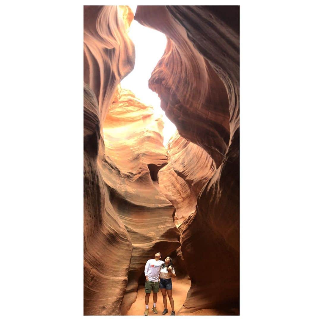 レスリー＝アン・ハフさんのインスタグラム写真 - (レスリー＝アン・ハフInstagram)「I don’t think I’ll ever recover from the beauty of the Slot Canyons in Antelope Canyon, Navajo Nation . 📸 by our awesome guide @_raymondmchee We were so lucky to be guided by him in these caves. Check out his insta for some breathtaking photography!」6月17日 4時03分 - leslieannehuff