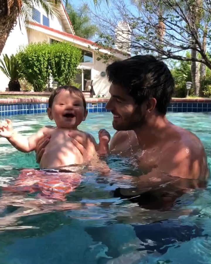 ニック・ベイトマンのインスタグラム：「Happy fathers day 😘」