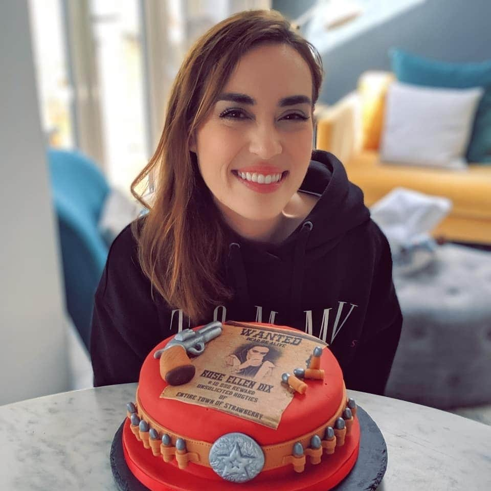 Rose Dixさんのインスタグラム写真 - (Rose DixInstagram)「Birthday frog!!!!!!!!!!!!!!!!!!!! I had the best day with my best frogs!!!!!!!!!!!! Thank you @roxetera for spoiling me completely ♥️ I love you so much! Xxxxx」6月17日 4時14分 - roseellendix