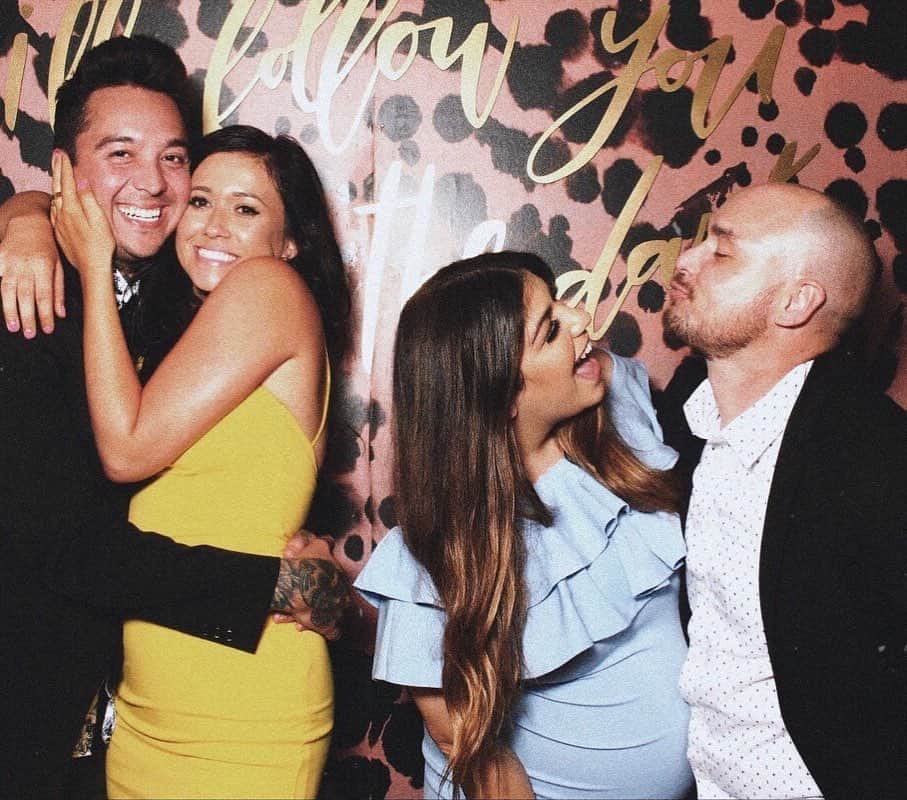トニー・ペリーのインスタグラム：「Had an amazing time last night at @ptvjaime and @jhatty7’s wedding! Congratulations, love you guys so much!」