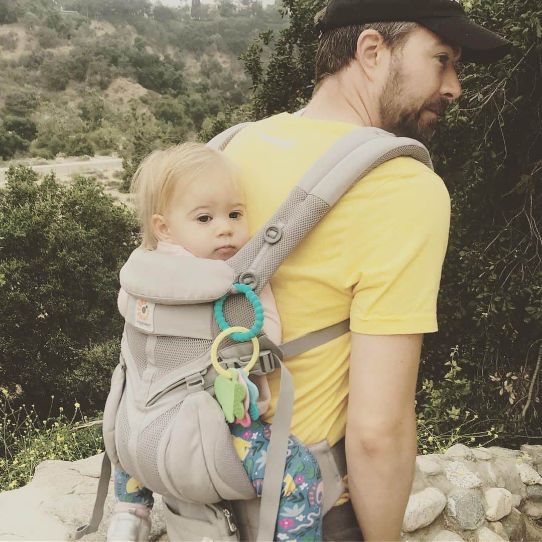 リンジー・フォンセカさんのインスタグラム写真 - (リンジー・フォンセカInstagram)「Luckiest ladies we are to have @noahthebean in our life. Dad day hike as a fam. 💗#happyfathersday2019 #fathersday」6月17日 4時39分 - lyndsyfonseca