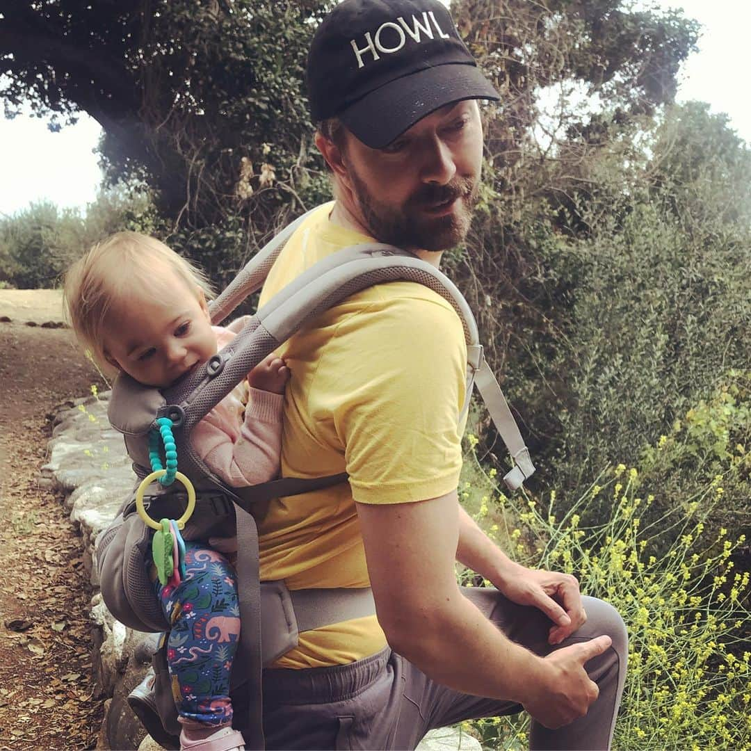 リンジー・フォンセカさんのインスタグラム写真 - (リンジー・フォンセカInstagram)「Luckiest ladies we are to have @noahthebean in our life. Dad day hike as a fam. 💗#happyfathersday2019 #fathersday」6月17日 4時39分 - lyndsyfonseca