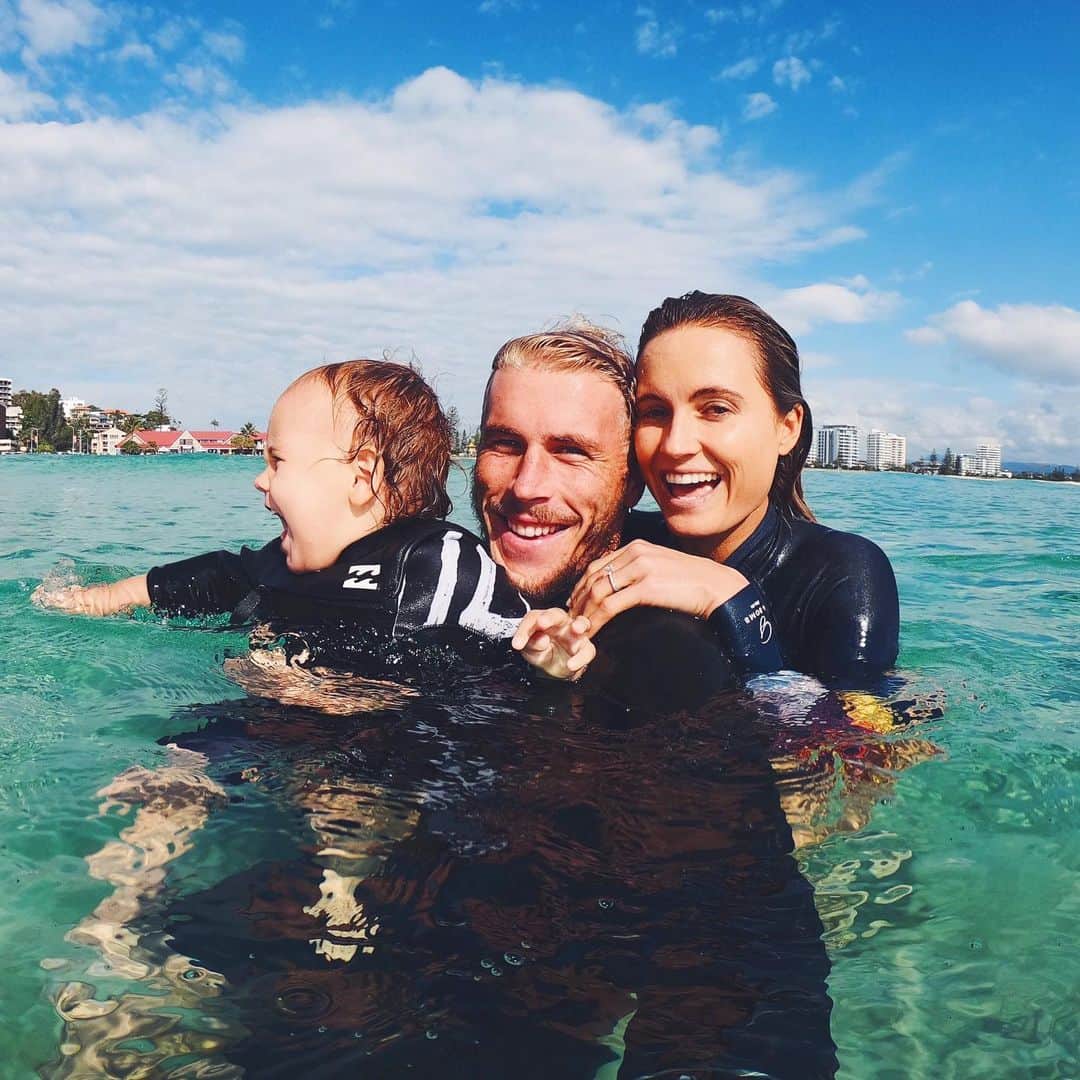 のインスタグラム：「Happy Father’s Day to this amazing man. Banks is so lucky to have you as a dad. We love you @jackfreestone」