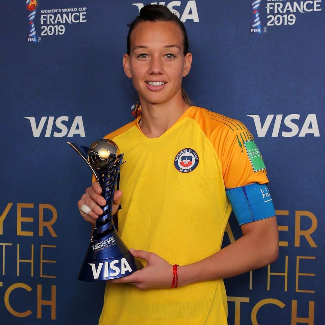 FIFAワールドカップさんのインスタグラム写真 - (FIFAワールドカップInstagram)「¡Felicitaciones a 🇨🇱 @tianeendler!  The #PlayeroftheMatch presented by Visa for #USACHI! #FIFAWWC」6月17日 5時03分 - fifaworldcup