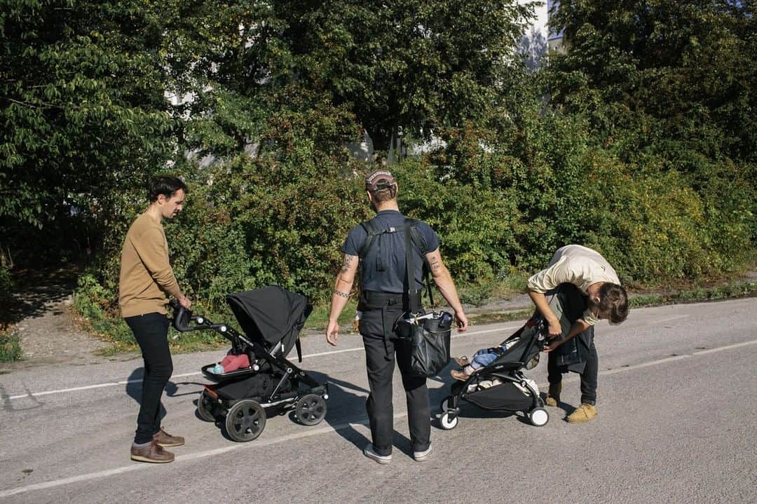 TIME Magazineさんのインスタグラム写真 - (TIME MagazineInstagram)「On the scrubbed streets of Stockholm are #dads balancing Joolz strollers, looking up from their cell phones to shake stuffed animals in an infant’s face; bearded dads in beanies with #newborns on their laps at a café; dads pushing a pink bicycle up a hill as a helmeted child sulkily hoofs it. These three #fathers all on parental leave were photographed out with their children there in September. #Sweden, prodded by feminists, saw early on that maternity leave wasn’t enough and that giving only women leave created a system where women disproportionately did the household labor, so in 1974 it became the first country to implement paid paternity leave. The country realIzed that traditional parenting supercharges the #gender gap, writes Irin Carmon, and that in order to achieve equality, #men have to transform too. Read more at the link in bio. Photograph by @elinkberge—@instituteartist for TIME」6月17日 5時16分 - time