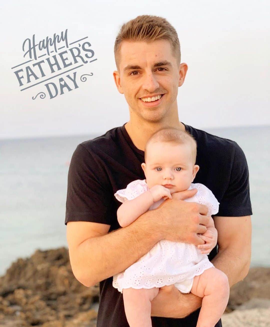マックス・ウィットロックのインスタグラム：「#repost @leah.whitlock 😊 “Happy first Father’s Day @maxwhitlock1 👶🏻❤️ Since the moment Willow was born you have been such an amazing Daddy to her. The love you have and the way you are with her makes me love you even more ❤️ xxxxx”」