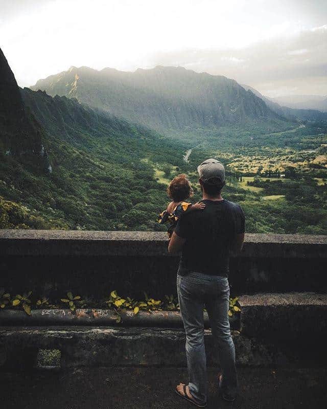 ハワイアン航空さんのインスタグラム写真 - (ハワイアン航空Instagram)「The perfect daddy-daughter date. ❤ Happy #FathersDay to all the Dads out there!⠀⠀⠀⠀⠀⠀⠀⠀⠀ ⠀⠀⠀⠀⠀⠀⠀⠀⠀ 📷: @benhinders . . . #ExploreHawaii #GlimpseofHawaii #NakedHawaii #HawaiiUnchained #AlohaOutdoors #LetHawaiiHappen #Hawaii #VisitOahu」6月17日 5時30分 - hawaiianairlines