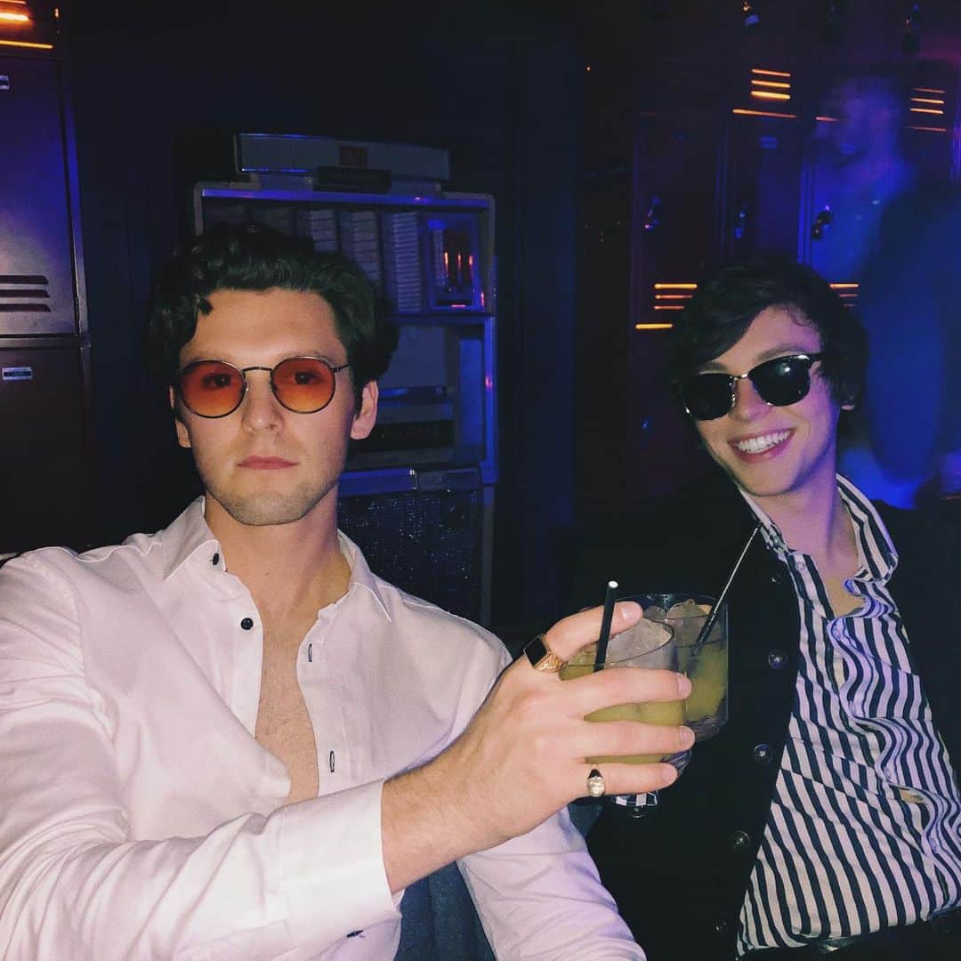 キートン・ストロンバーグのインスタグラム：「Such a great weekend in Vegas with my friends 🎈」