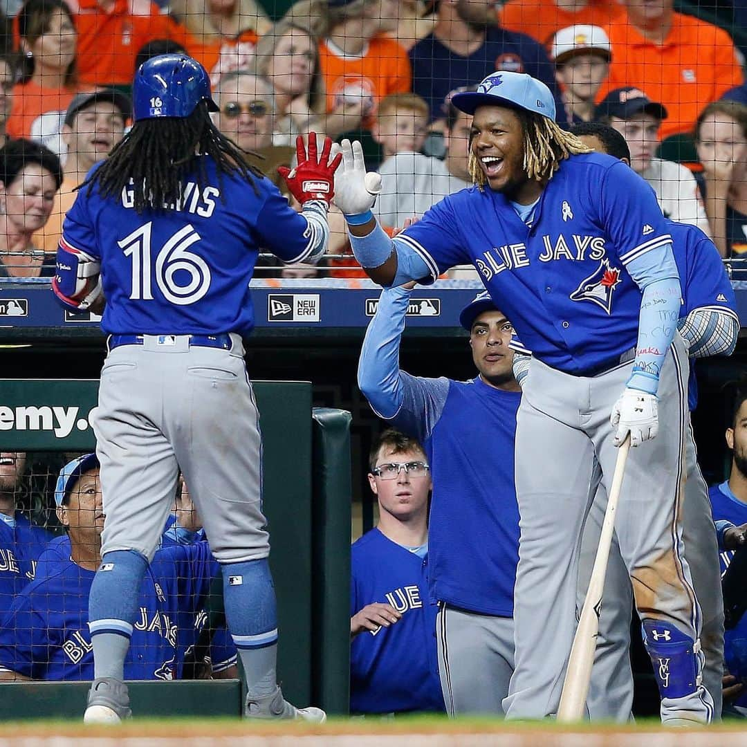 トロント・ブルージェイズさんのインスタグラム写真 - (トロント・ブルージェイズInstagram)「HOUSTON ROCKETS 😎🚀 #LetsGoBlueJays」6月17日 6時31分 - bluejays