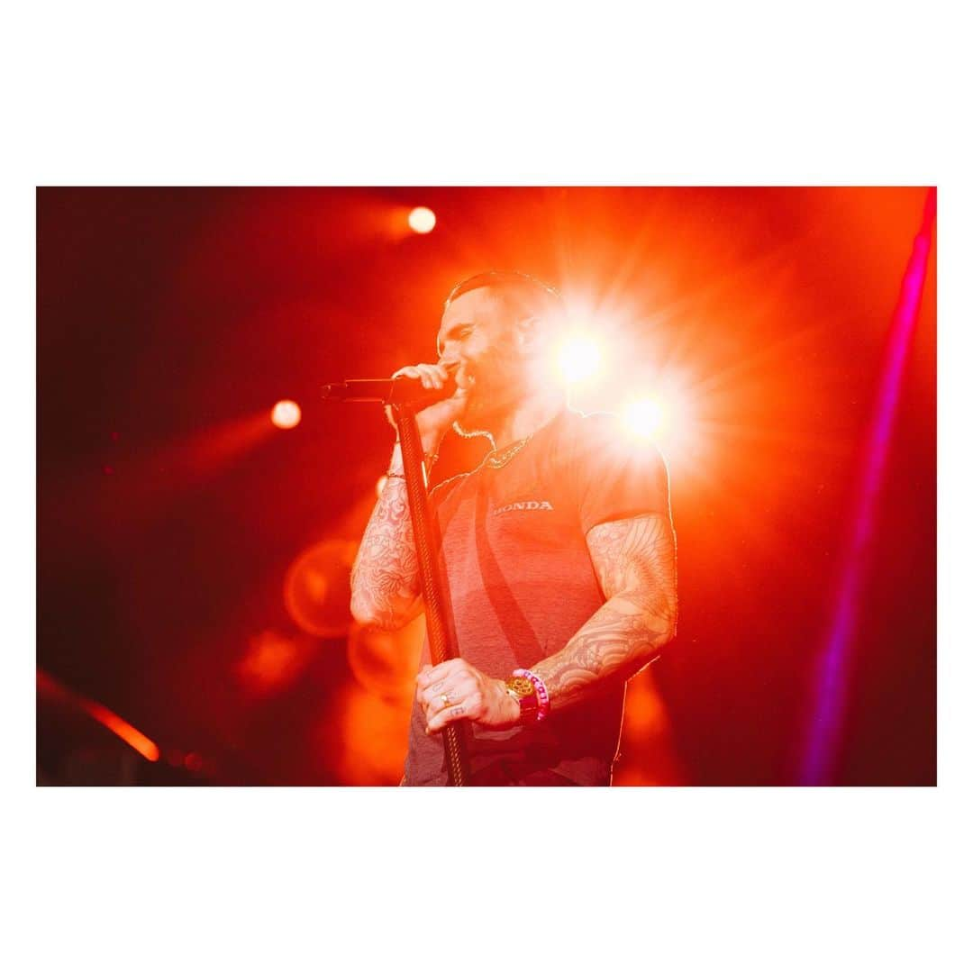 Maroon 5さんのインスタグラム写真 - (Maroon 5Instagram)「AMSTERDAM 6.10.19 ZIGGO DOME 💫💖⚡️」6月17日 6時39分 - maroon5