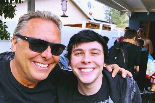 キートン・ストロンバーグのインスタグラム：「Happy Papa’s day to the best Dad around! Love you so much」