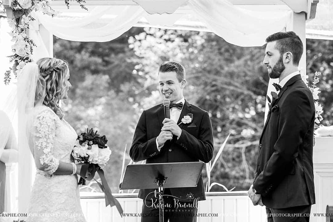 Mathieu Ostiguyのインスタグラム：「1 year ago.. I had the privilege  of witnessing true love. . . #sisterwedding👰 #celebratelove #neverbeenthatnervous #greatmemories」