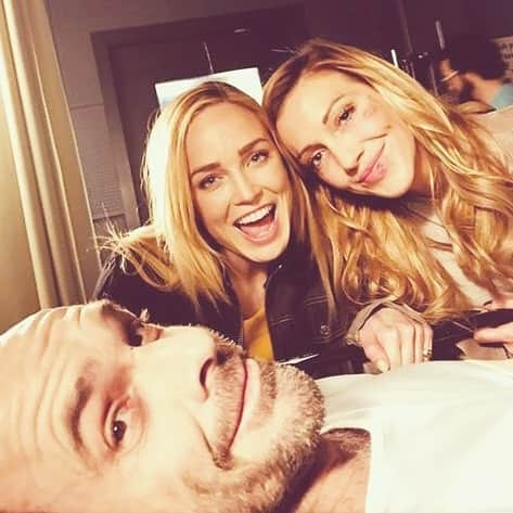 ケイティ・キャシディさんのインスタグラム写真 - (ケイティ・キャシディInstagram)「Happy Fathers Day!!! To our FavoriteTV dad... @paulblackthorne ❤️ The Fabulous Lance Sisters 👯 😉 #Arrow #LanceSisters (@caitylotz ) #ThrowBack」6月17日 6時43分 - katiecassidy