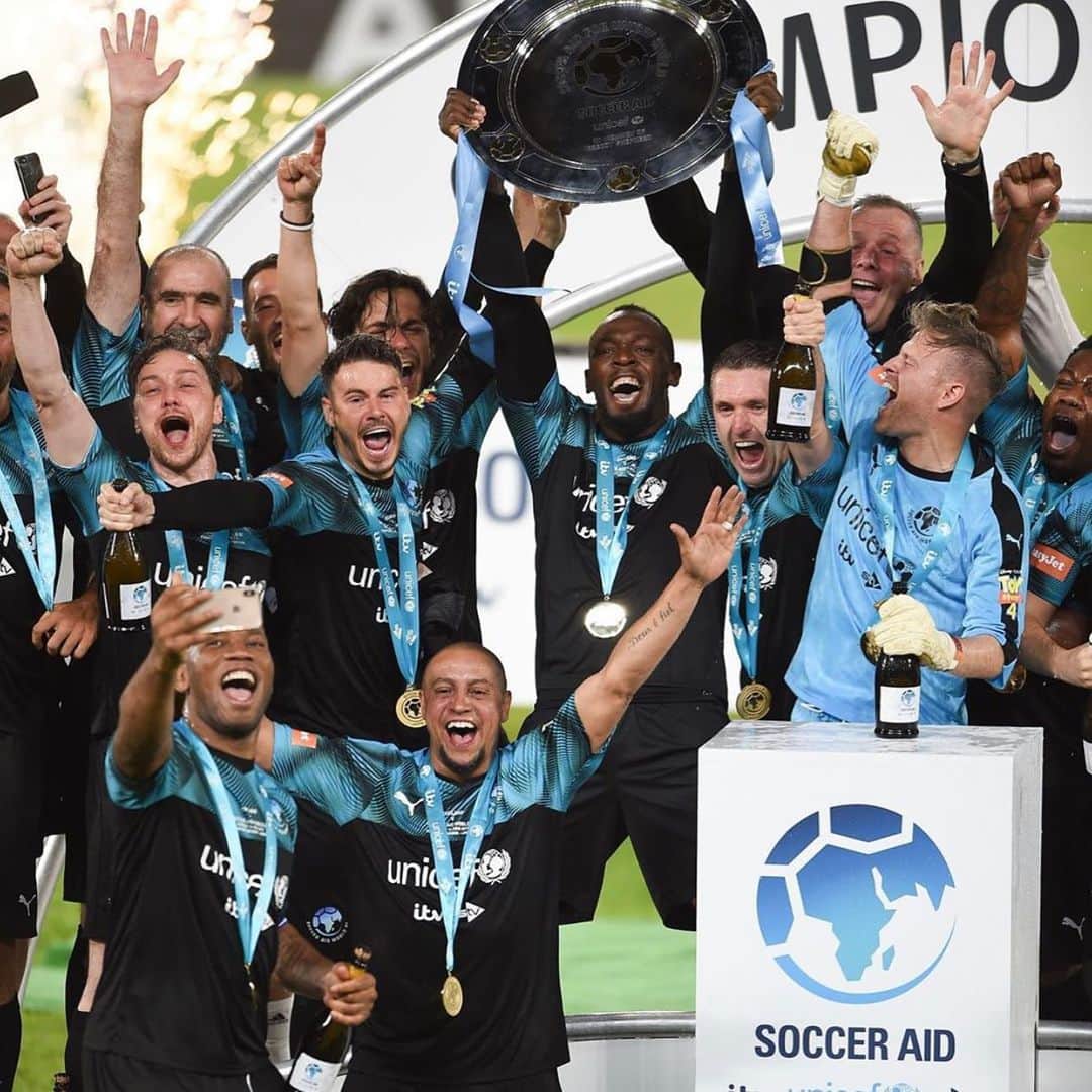 F2Freestylersのインスタグラム：「BILLY & THE WORLD XI WIN SOCCER AID 2019 🏆 An unbelievable cause to be a part of and grateful for the opportunity. Thank you to @socceraid & @unicef_uk for putting on an amazing occasion 🙏🏼🙏🏽 Over £6million raised ❤️ #SoccerAid」