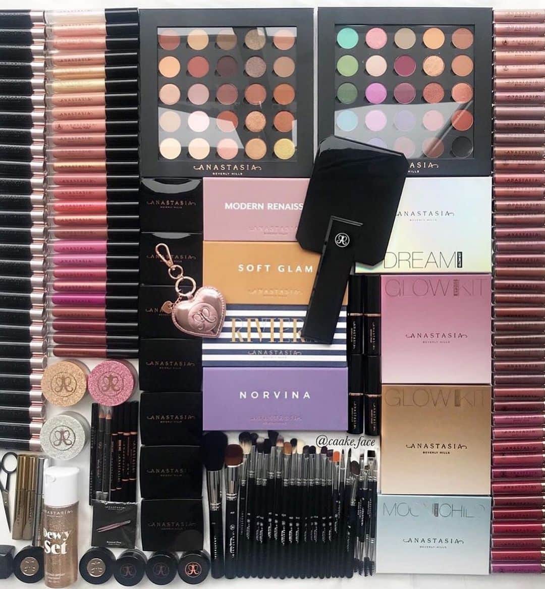 Anastasia Beverly Hillsさんのインスタグラム写真 - (Anastasia Beverly HillsInstagram)「#TheList keeps getting bigger & we love our growing family 💞 @leoovalera @caake.face  Tag #TheList - the search 👀 never ends」6月17日 6時54分 - anastasiabeverlyhills