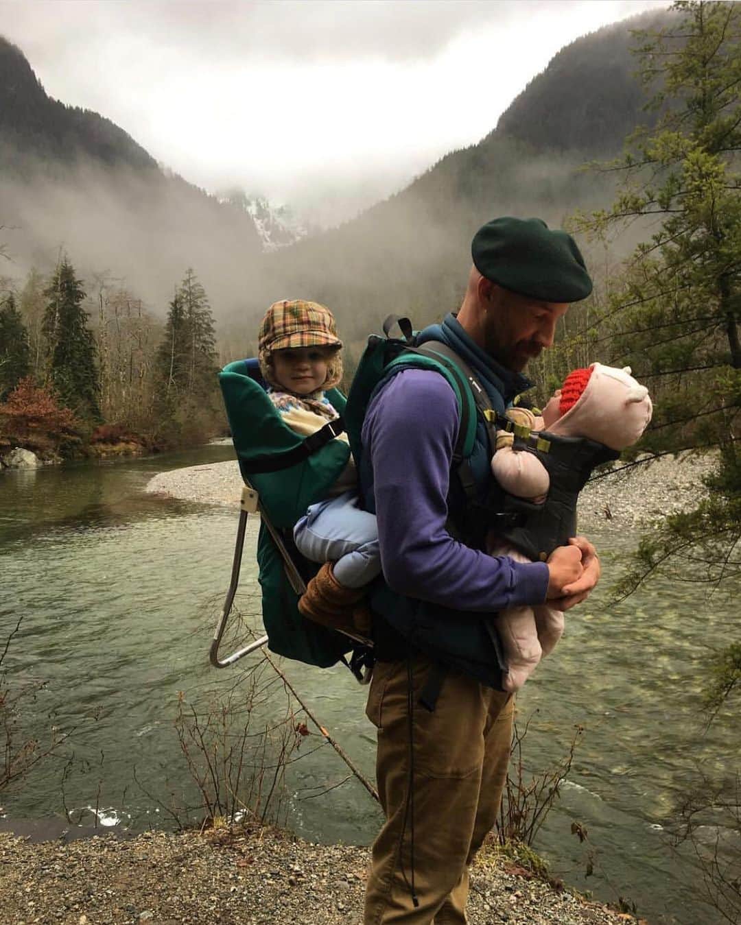 エリカ・クリステンセンのインスタグラム：「This is the raddest of dads. This guy took the first pic on a self-timer out in the flippin wilderness alone with both children. (Me and my milk-makers miles away.) Bold move!  One of many. You know he delivered Polly. While distracting Shane with a dvd of The Lion King. And not even freaking out about it. And that, of course, was only the beginning. The creativity (epic forts from cardboard boxes) and humor every day impress me and make me so happy. @coelmaness you make the our girls happy! And you make me so happy. Thank you for everything. ♥️♥️♥️」
