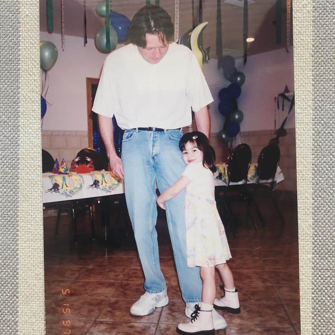 ミランダ・コスグローヴのインスタグラム：「I got a great one. Happy Father’s Day to all the other great ones. ❤️」