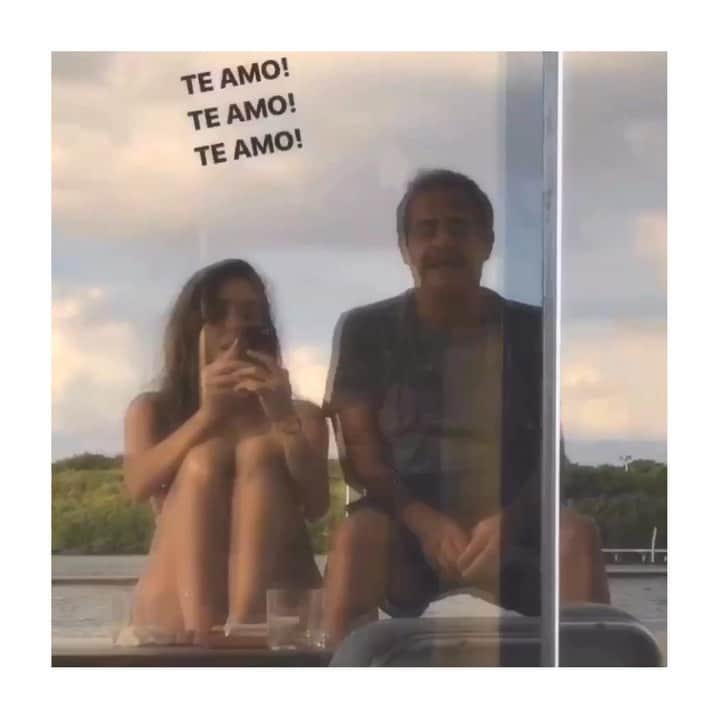ナタリア・コルドバ・バックリーのインスタグラム：「Así. @cordova6448 Feliz día a este ser, padre de tantos. Panchito...te amo!」