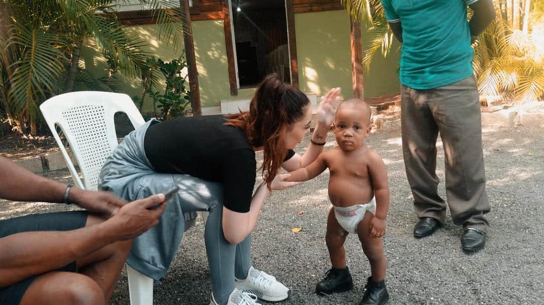 アナベル・アコスタさんのインスタグラム写真 - (アナベル・アコスタInstagram)「So Marcos you mean to tell me I came all the way to a church in Quisqueya so excited to meet you and give you kisses and stuff and you just gonna str8 up ignore me, play hard to get and leave to go play with ur ball 😂」6月17日 13時01分 - anabelleacosta1