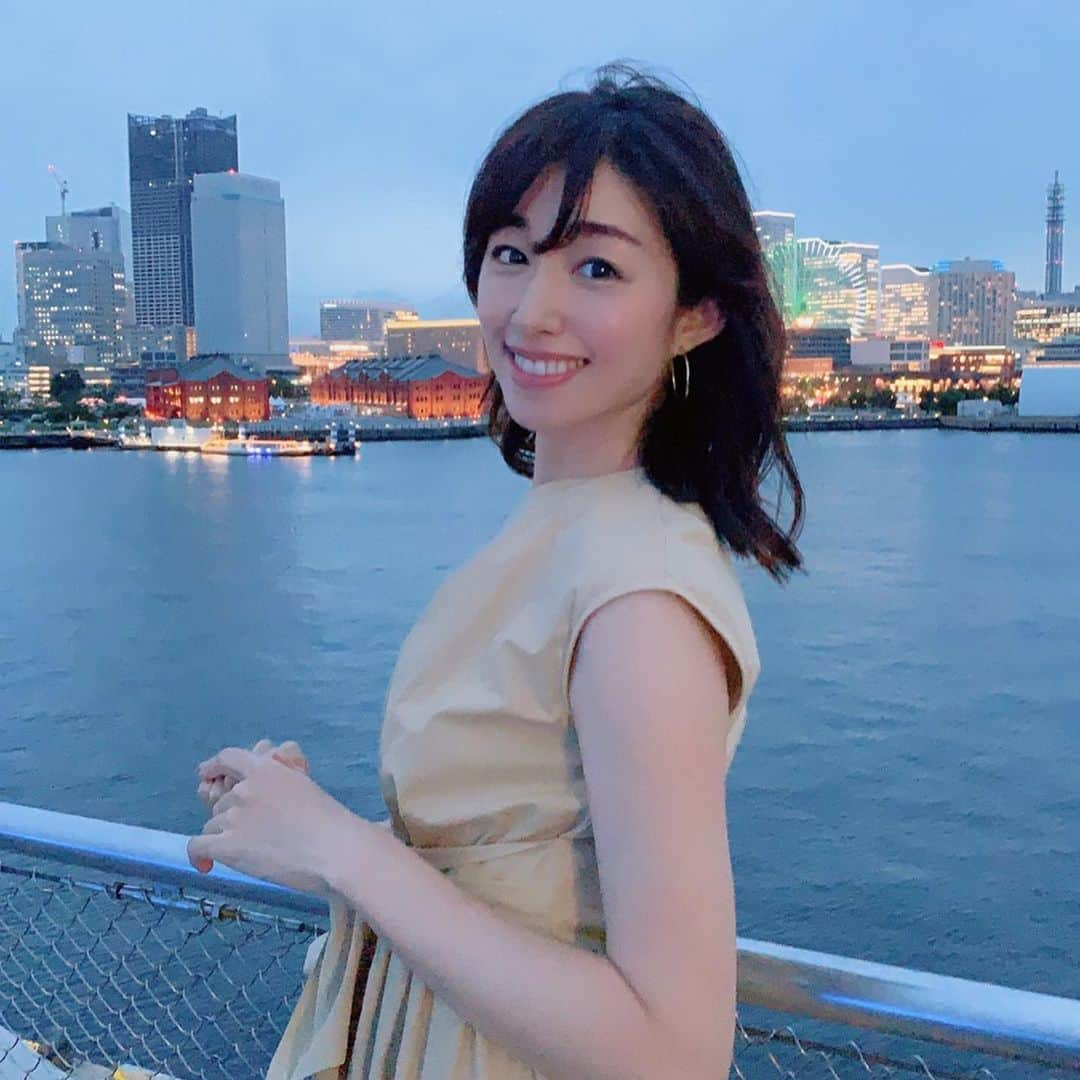 森木美和さんのインスタグラム写真 - (森木美和Instagram)「横浜の夜景ってずっと見てられる☺️✨﻿ ﻿ 優しい光☺️💕﻿ ﻿ ﻿ 今週も頑張っていきましょ😊﻿ ﻿ ﻿ #撮影#オフショット#夜景#夜景撮影#夜景スポット#横浜さんぽ #みなとみらい夜景#ワンピース#東京カレンダー風 ﻿」6月17日 8時00分 - miwamoriki