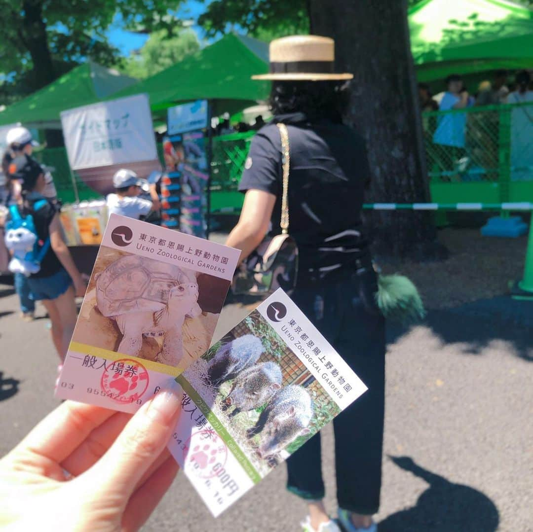 国生さゆりさんのインスタグラム写真 - (国生さゆりInstagram)「初🦚上野動物園に行って来ました🦍🦛🦒🦓パンダ70分待ち😭断念  その後アメ横に移動  手塚治虫さんと菊花刺繍さんのコラボ火の鳥スカジャンみんなでお揃いの衝動買い🧟‍♂️✨良い休日でした💙#上野動物園 #アメ横 #スカジャン女子 #火の鳥 #国生さゆり」6月17日 8時29分 - sayurikokusho