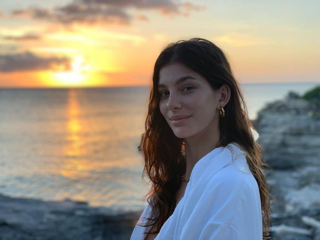 カミ・モローネさんのインスタグラム写真 - (カミ・モローネInstagram)「22 🎂」6月17日 8時40分 - camilamorrone