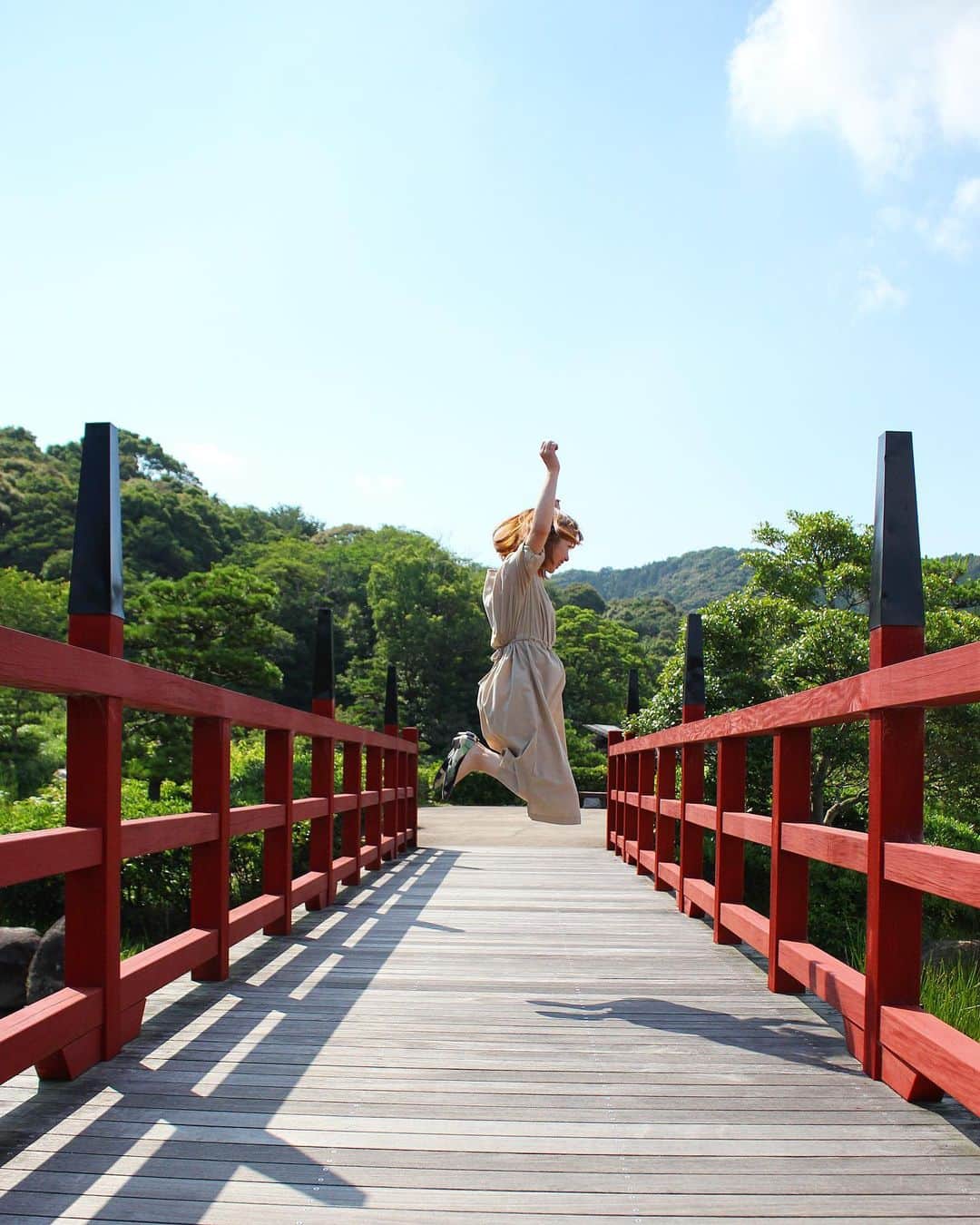 yukaさんのインスタグラム写真 - (yukaInstagram)「JUMP×JUMP×JUMP ・ ・ ・ 可愛らしい彼女ですが、 フルマラソン走るそうです☺︎ 鉄人！ ・ ・ #ポートレート #igersjp  #team_jp_ #instagramjapan  #visitjapan  #aichi #クラストコ #ひがしみかわ」6月17日 8時40分 - yuka_ff