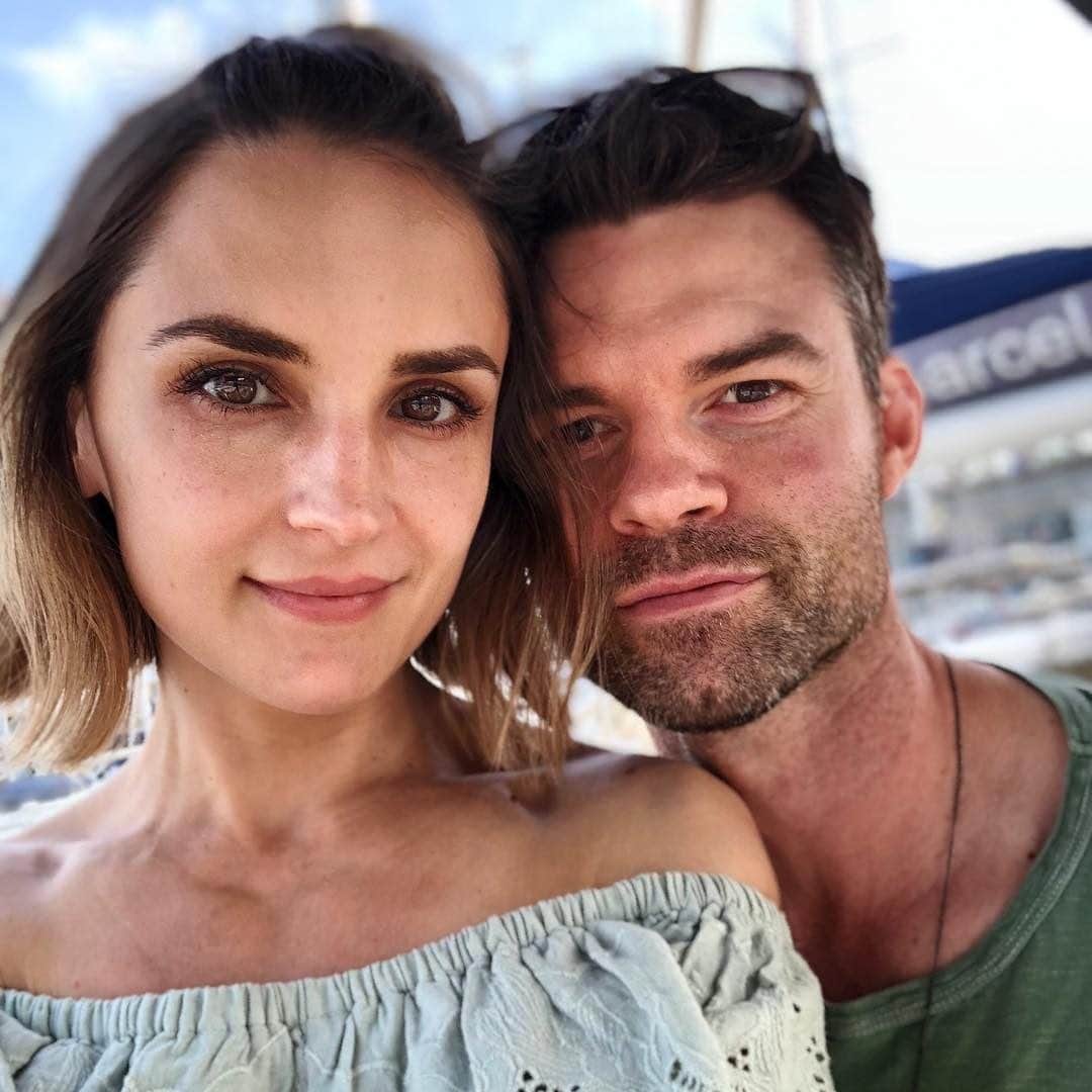 E! Onlineさんのインスタグラム写真 - (E! OnlineInstagram)「All the recent #VampireDiaries news is killing us and bringing us back to life all at the same time, so let us recap: - #Stelena "despised" each other offscreen at first - Daniel Gillies (Elijah) and his wife Rachael Leigh Cook are getting a divorce - Paul Wesley got secretly married - Nina Dobrev has a new boyfriend - Nikki Reed opened up about breastfeeding her and Ian Somerhalder's almost 2-year-old daughter Link in bio! (📷: Instagram)」6月17日 9時06分 - enews