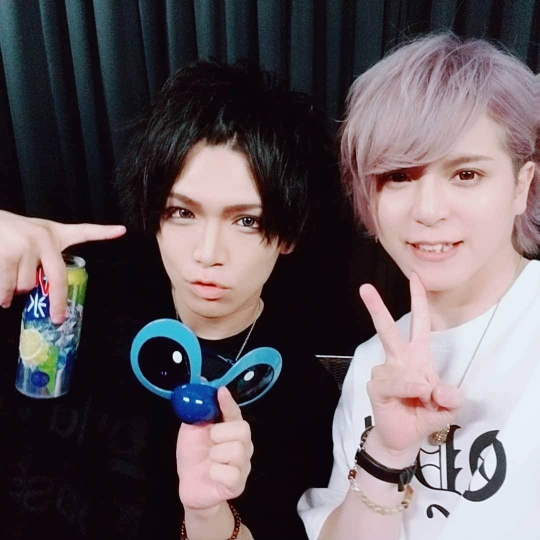 Yusukeさんのインスタグラム写真 - (YusukeInstagram)「6/15「THE BASS PARTY」楽しかった☺ れいかさん、るいくん、ハクくん、けいやくん、ガクさん！ありがとうございました✨  #thebassparty #べすぱち #池袋EDGE  #玲夏 #瑠伊 #haku #keiya  #gaku #yusuke  #ダウト #vistlip #ゆないと #festvainqueur #hero #oy #オーワイ」6月17日 9時32分 - hero_yusuke