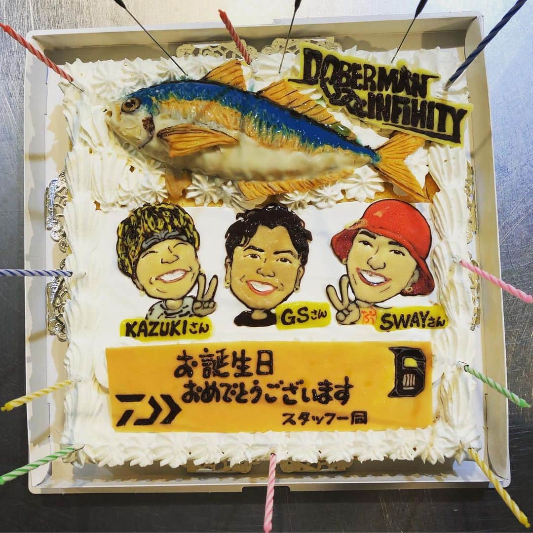 DOBERMAN INFINITYのインスタグラム：「先日LDH TVの撮影時にメンバーにサプライズで6月が誕生日の3人にケーキをプレゼント✨ 魚が乗っているのは釣りのロケをしていたからです😆 LDH TVの放送もお楽しみに👍 ちなみに6/24はドーベル自身の誕生日です🔥🔥🔥🔥🔥 #DOBERMANINFINITY #ドーベル #5IVE #LDHTV」