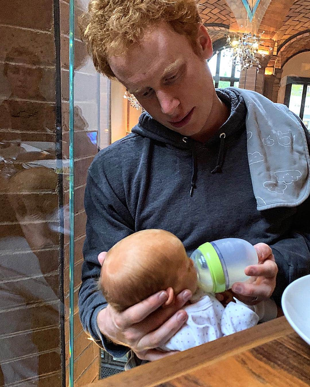 ロン・ハワードさんのインスタグラム写真 - (ロン・ハワードInstagram)「Happy 1st #FathersDay @reedchoward Good job, son. I’m a proud  #Dad and #Grandad today and every day」6月17日 9時59分 - realronhoward